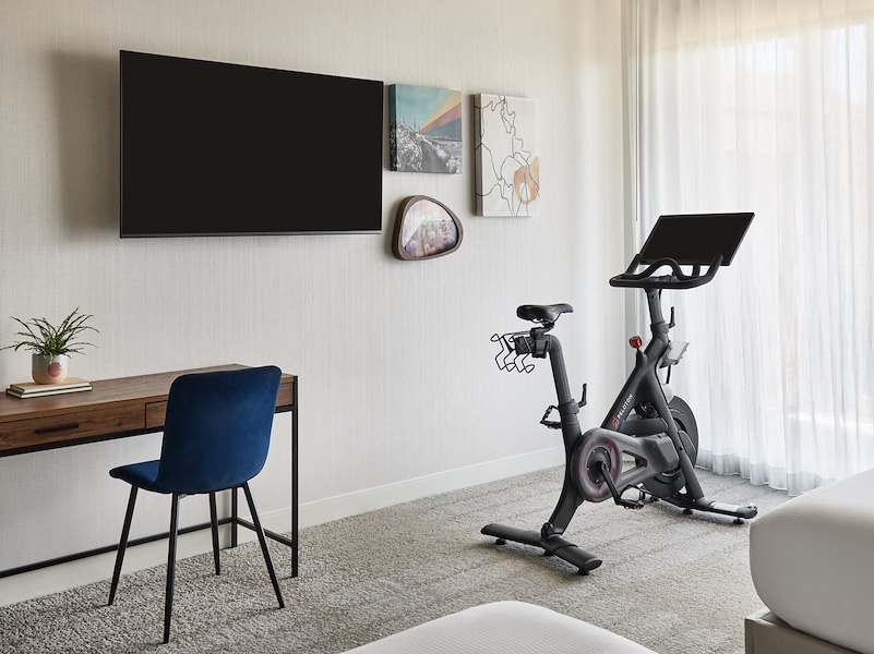 STANDARD DOUBLE QUEEN ROOM WITH PELOTON BIKE