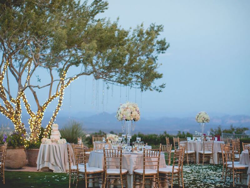 Four Peaks Lawn of Arizona Hotel