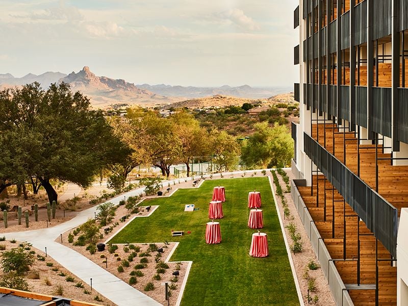 Red Mountain View Lawn in Scottsdale Hotel