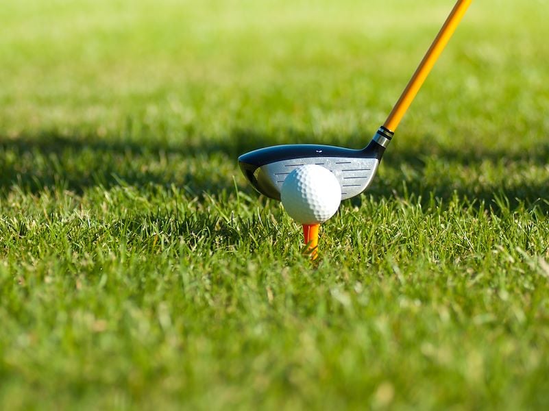 golf lessons and club rentals
